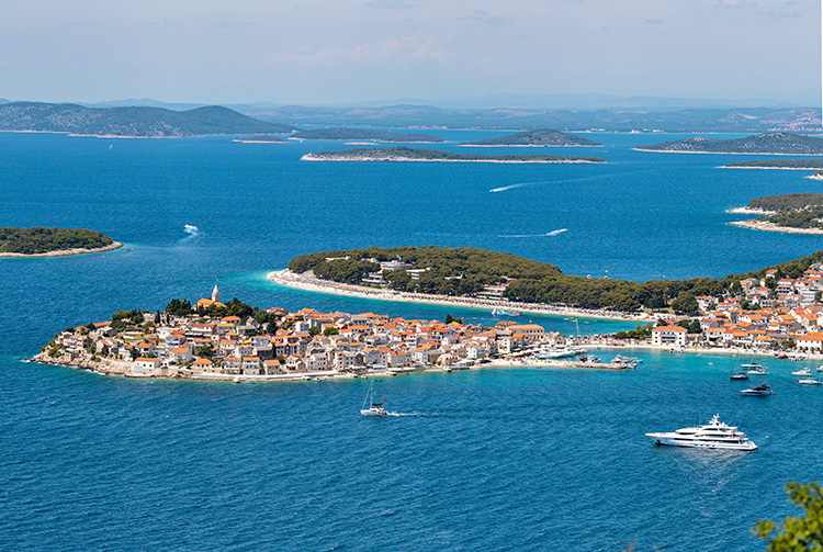 Luxury sailing around Croatia